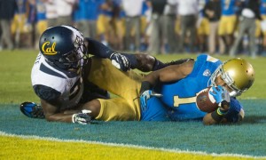 Redshirt senior wide receiver Shaquelle Evans has been a key part of a Bruin wide receiving corps that is breaking out onto the scene, averaging over 300 yards receiving per game this season. Evans currently owns 20 catches on the year, ranking second on the team in that category. Though he has not yet had a 100-yard receiving game this season, neither has any other UCLA wide receiver, as the team has bought into a balanced passing game. 