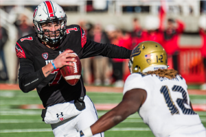 Junior linebacker Jayon Brown sacked Utah quarterback Travis Wilson, who had 67 rushing yards on the game. Brown said the defense was motivated following last week's last-second loss to Washington State. (Austin Yu/Daily Bruin senior staff)